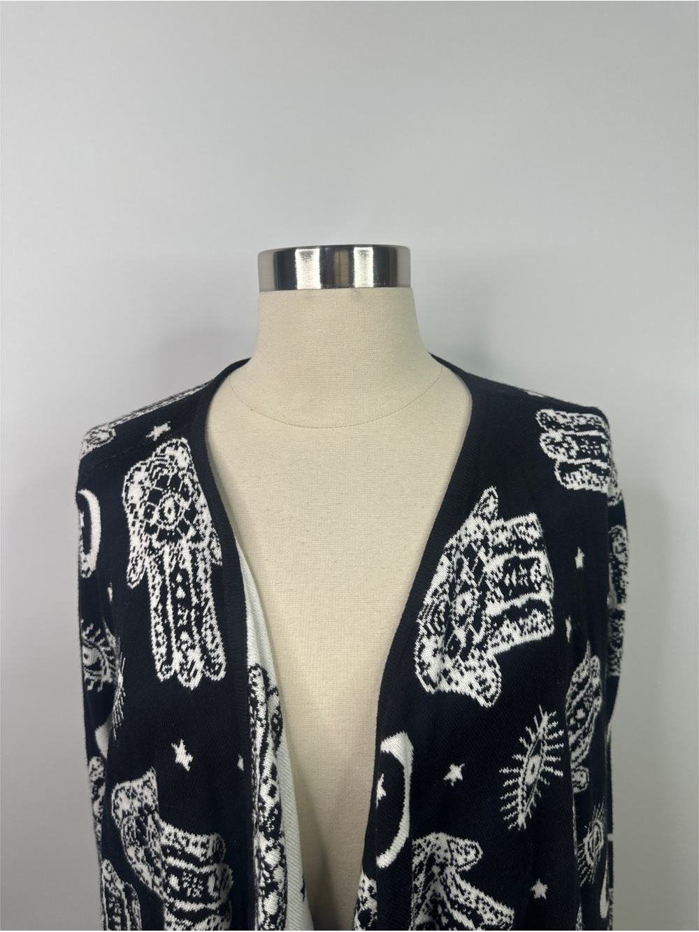 Hot Topic Hamsa Hand Flyaway Open Front Cardigan - Picture 5 of 10